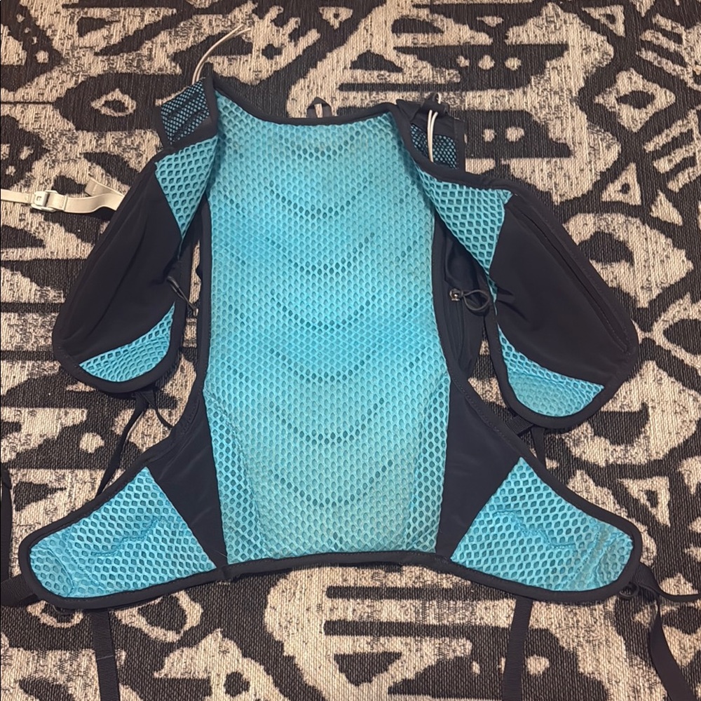Osprey Black and Blue Dyna15 Sporty Durable Design - Picture 3 of 3